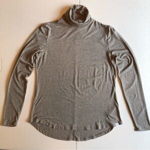 NWT prAna Gray Lightweight Turtleneck Long Sleeve Top Size S